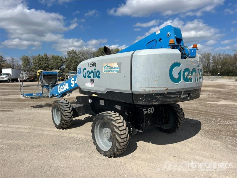 Genie S-60X 4WD Diesel Telescopic Boom Lift Telescopic boom lifts