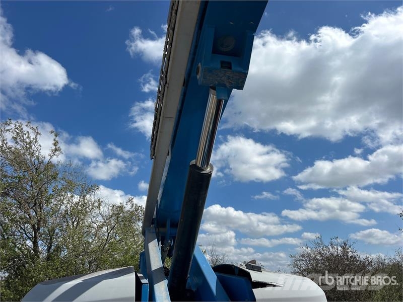 Genie S-60X 4WD Diesel Telescopic Boom Lift Telescopic boom lifts