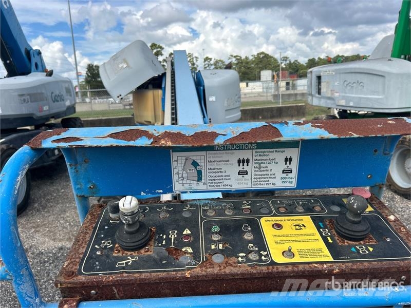 Genie S-60X 4WD Diesel Telescopic Boom Lift Telescopic boom lifts