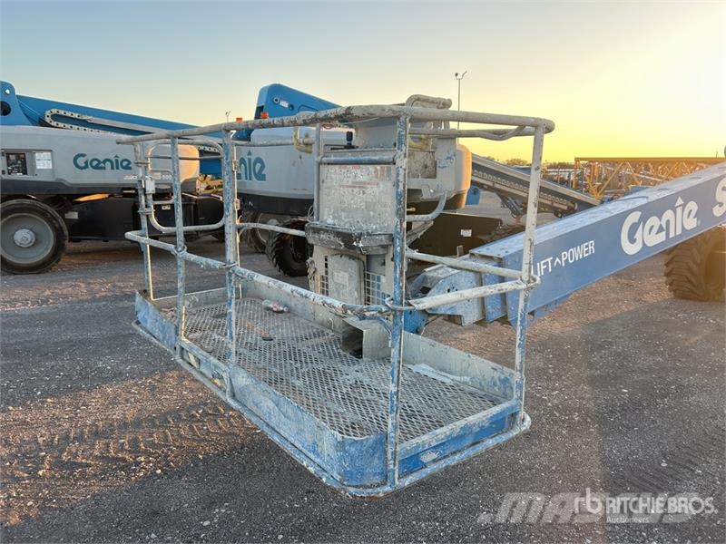 Genie S-80 XC 4WD Diesel Telescopic Boom Lift Nacelles télescopiques