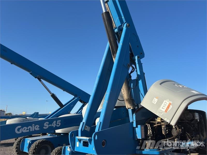 Genie S-80X 4WD Diesel Telescopic Boom Lift Teleskopbühnen