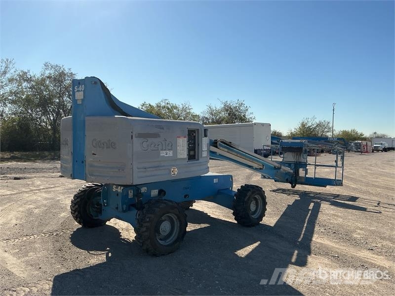 Genie S40 4WD Diesel Telescopic Boom Lift Teleskopiskie pacēlāji