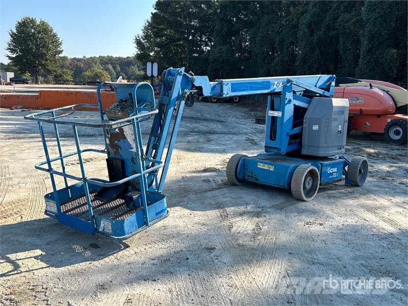 Genie Z-34/22N 2WD Electric Articulating Boom Lift 曲臂高空作業車