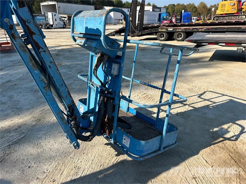 Genie Z-34/22N 2WD Electric Articulating Boom Lift 曲臂高空作業車