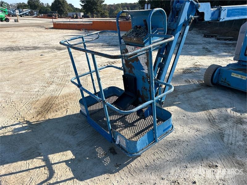 Genie Z-34/22N 2WD Electric Articulating Boom Lift 曲臂高空作業車