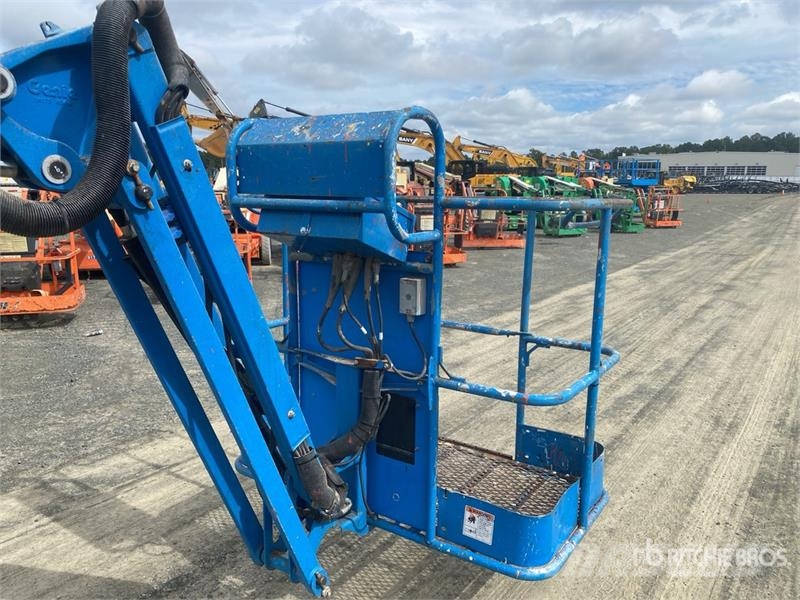 Genie Z-34/22N 2WD Electric Articulating Boom Lift 관절형 전동이동 리프트