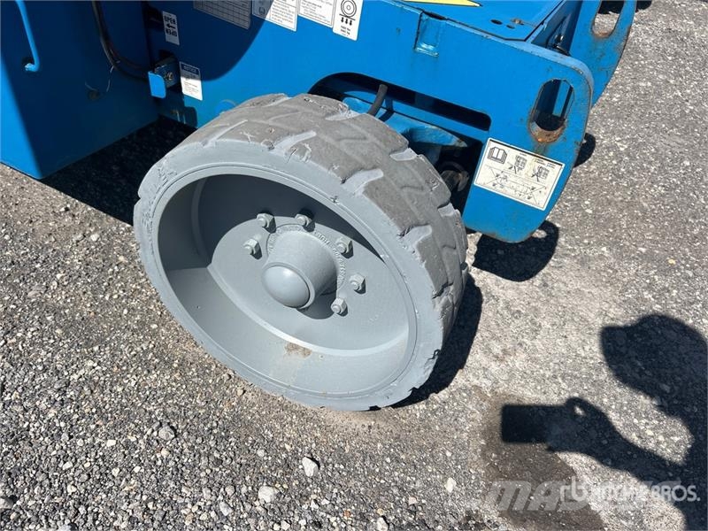 Genie Z-40/23N 2WD Electric Articulating Boom Lift Articulated boom lifts