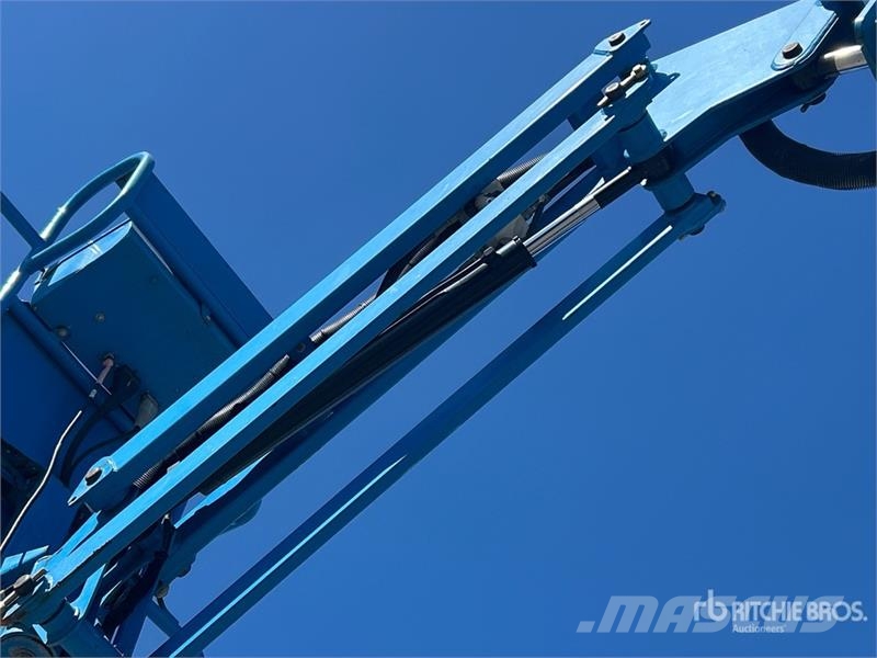 Genie Z-40/23N 2WD Electric Articulating Boom Lift Articulated boom lifts