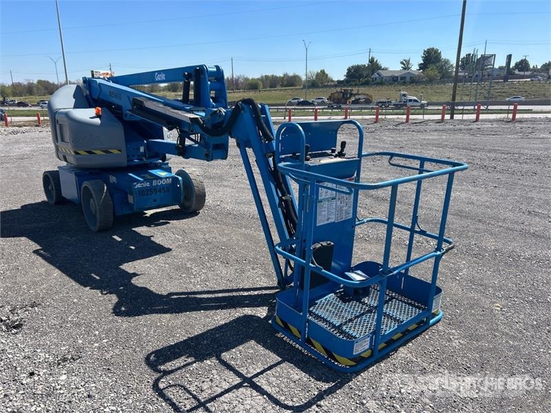 Genie Z-40/23N 2WD Electric Articulating Boom Lift Articulated boom lifts
