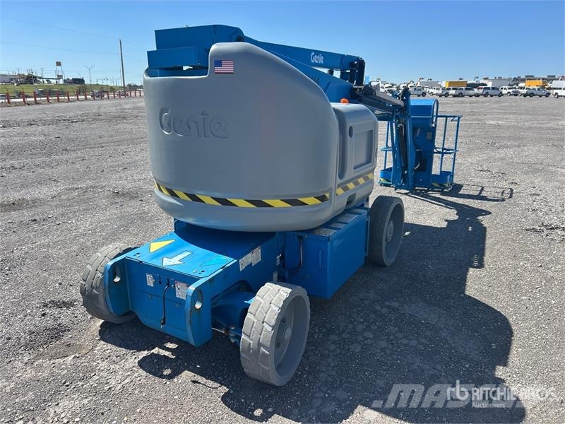 Genie Z-40/23N 2WD Electric Articulating Boom Lift Articulated boom lifts