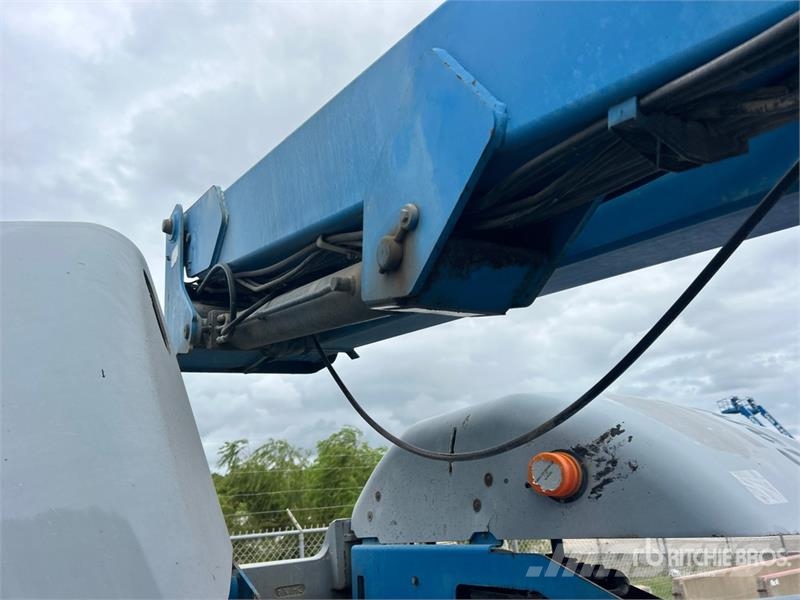 Genie Z-45/25 4WD Diesel Articulating Boom Lift 관절형 전동이동 리프트