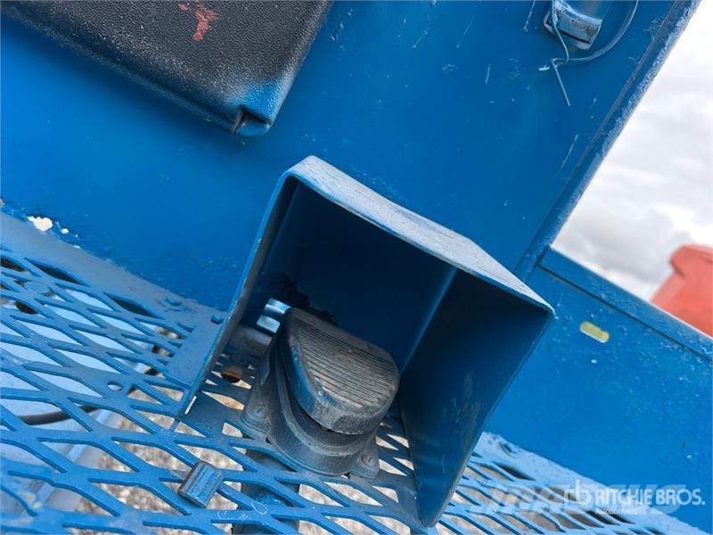 Genie Z-45/25 4WD Diesel Articulating Boom Lift 관절형 전동이동 리프트