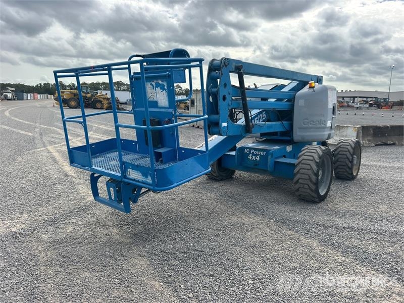 Genie Z-45/25 4WD Diesel Articulating Boom Lift 관절형 전동이동 리프트