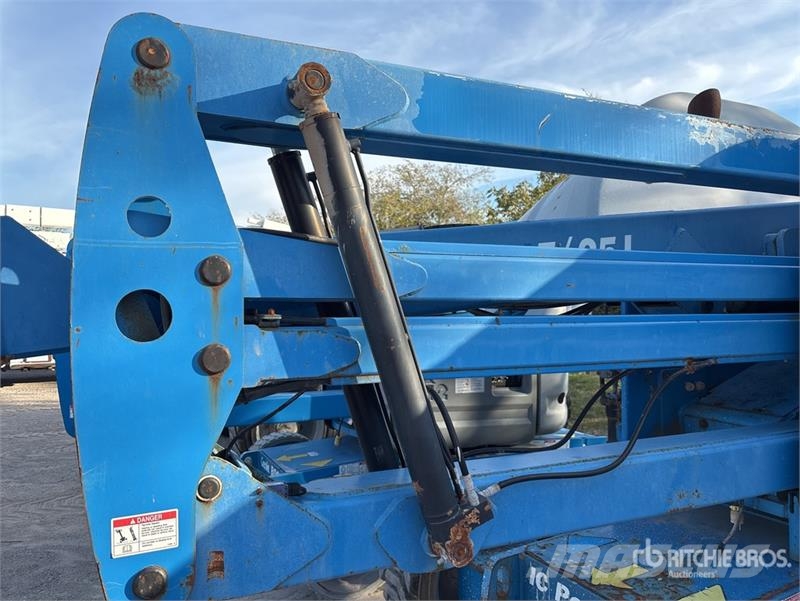 Genie Z-45/25 4WD Diesel Articulating Boom Lift Strēles pacēlāji