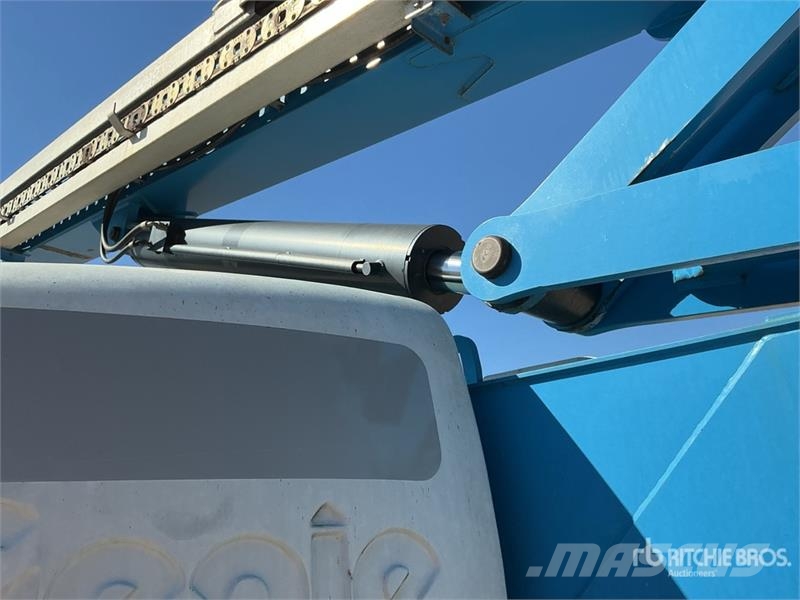 Genie Z-80/60 4WD Diesel Articulating Boom Lift Articulated boom lifts