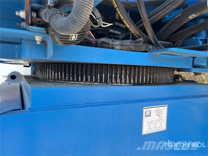 Genie Z-80/60 4WD Diesel Articulating Boom Lift Articulated boom lifts