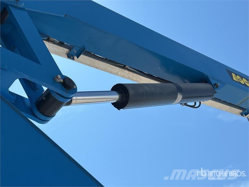 Genie Z-80/60 4WD Diesel Articulating Boom Lift Articulated boom lifts