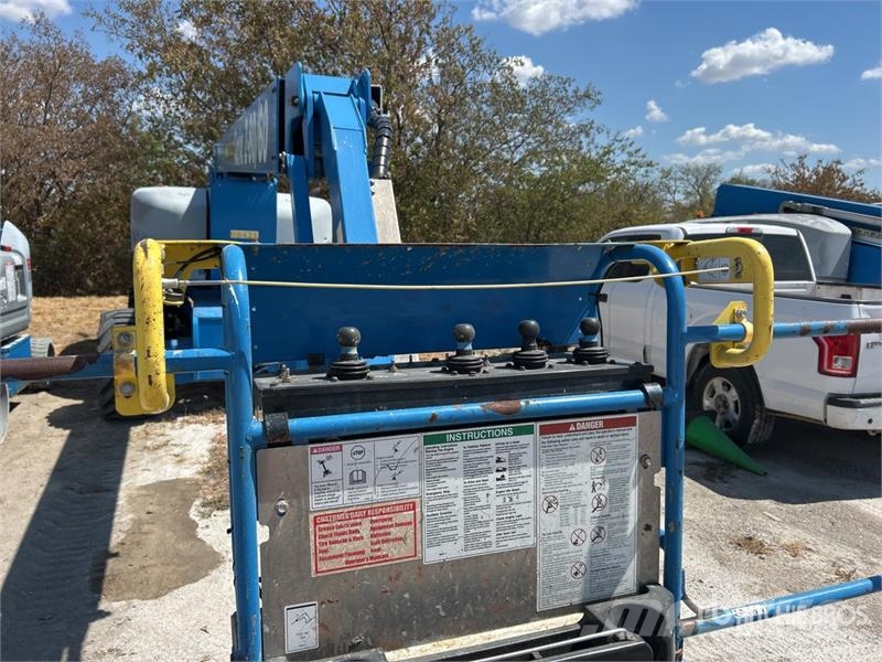 Genie Z-80/60 4WD Diesel Articulating Boom Lift Articulated boom lifts