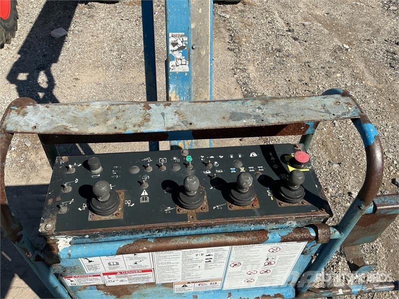 Genie Z-80/60 4WD Diesel Articulating Boom Lift Articulated boom lifts