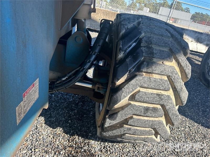 Genie Z-80/60 4WD Diesel Articulating Boom Lift Articulated boom lifts