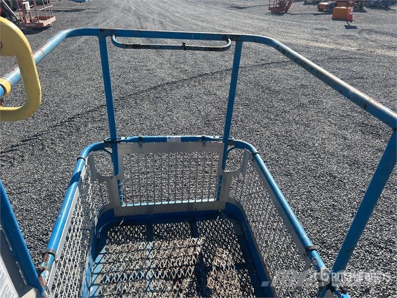 Genie Z-80/60 4WD Diesel Articulating Boom Lift Articulated boom lifts