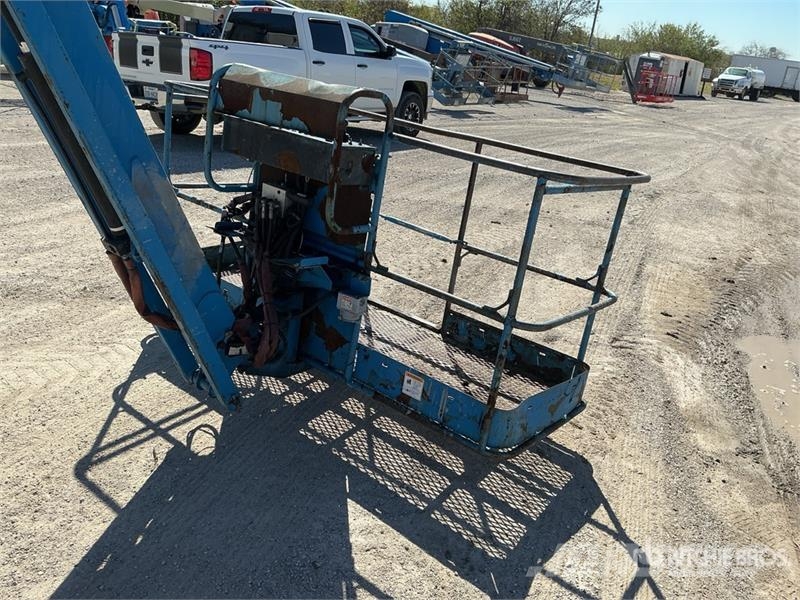 Genie Z-80/60 4WD Diesel Articulating Boom Lift Articulated boom lifts