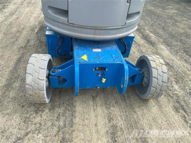 Genie Z34/22N 2WD Electric Articulating Boom Lift Articulated boom lifts