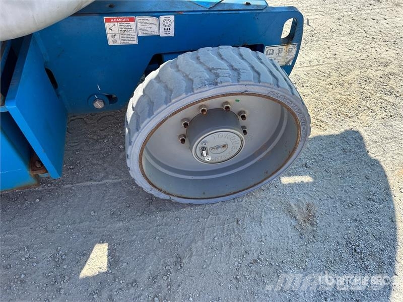 Genie Z40/23NRJ 2WD Electric Articulating Boom Lift 관절형 전동이동 리프트