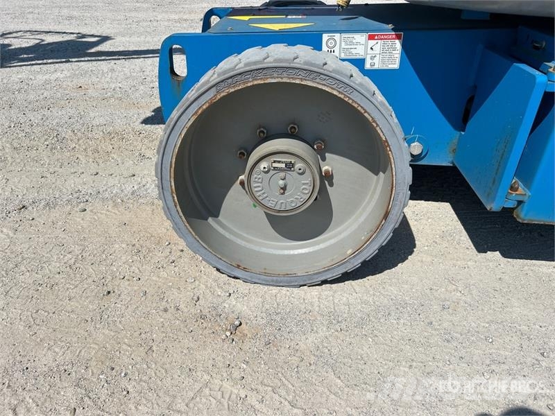 Genie Z40/23NRJ 2WD Electric Articulating Boom Lift 관절형 전동이동 리프트
