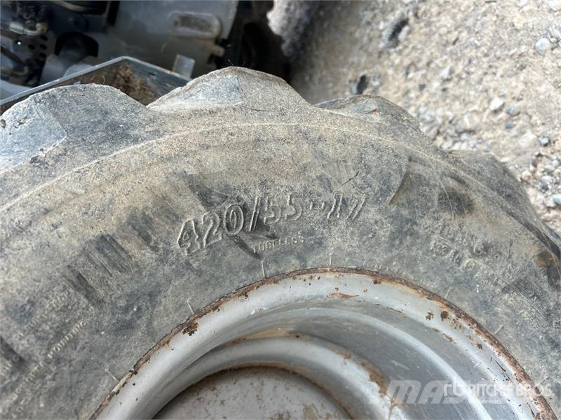 GiANT V6004T Wheel Loader (Inoperable) Rataslaadurid