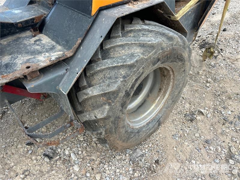 GiANT V6004T Wheel Loader (Inoperable) Rataslaadurid