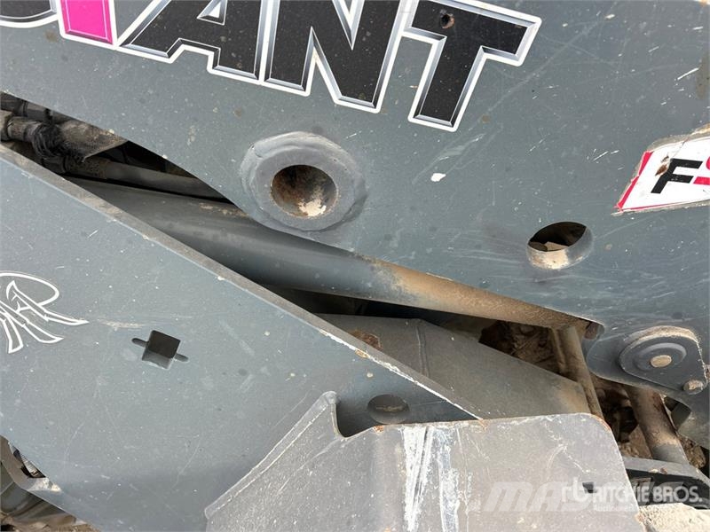 GiANT V6004T Wheel Loader (Inoperable) Rataslaadurid