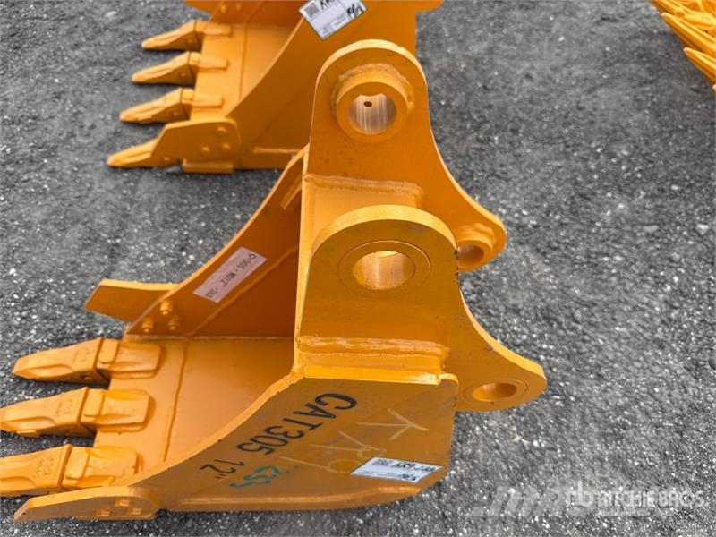 GIYI 12 in Digging Excavator Bucket - Fits Cat 305 Cucharones