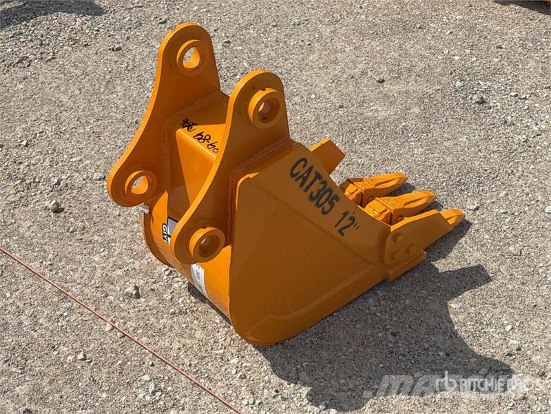  GIYI 12 in Digging Excavator Bucket - Fits Cat 305 Kašike / Korpe