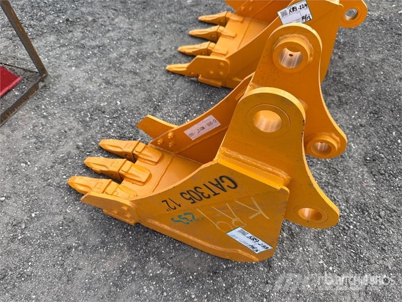 GIYI 12 in Digging Excavator Bucket - Fits Cat 305 Cucharones