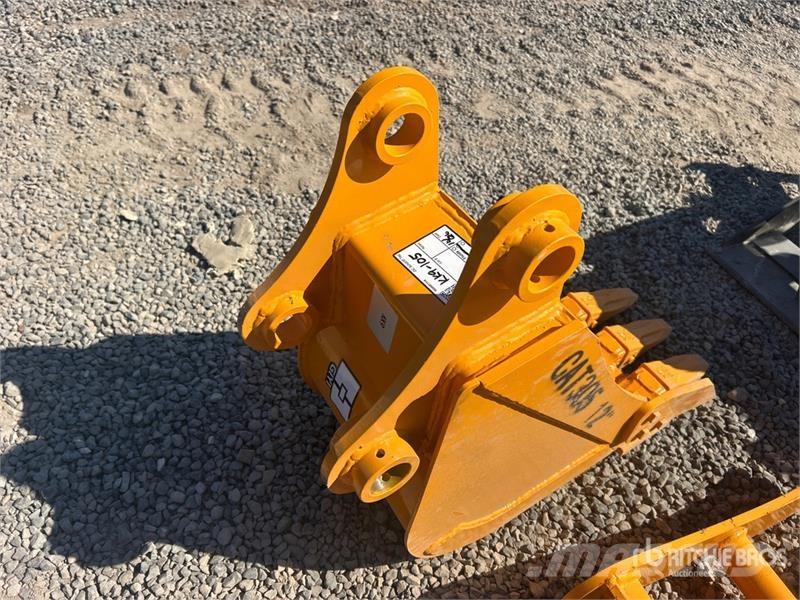 GIYI 12 in Digging Excavator Bucket - Fits Cat 305 Buckets