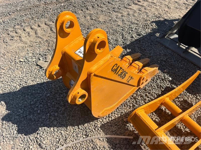 GIYI 12 in Digging Excavator Bucket - Fits Cat 305 Buckets