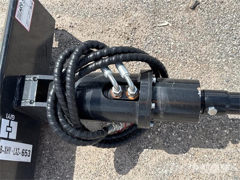  GIYI 12 in Mini Skid Steer Auger (Unused) 鑽頭