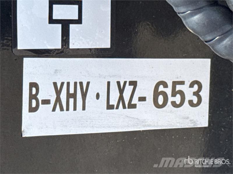  GIYI 12 in Mini Skid Steer Auger (Unused) 鑽頭