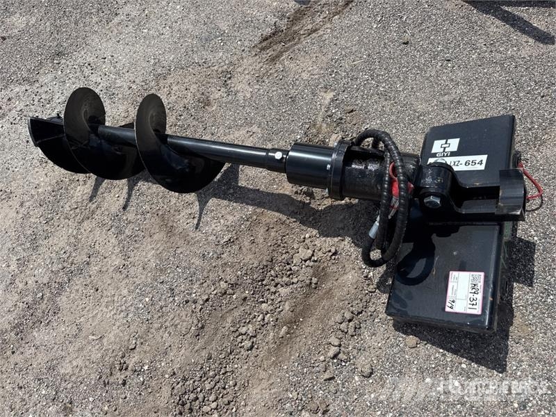  GIYI 12 in Mini Skid Steer Auger (Unused) 鑽頭