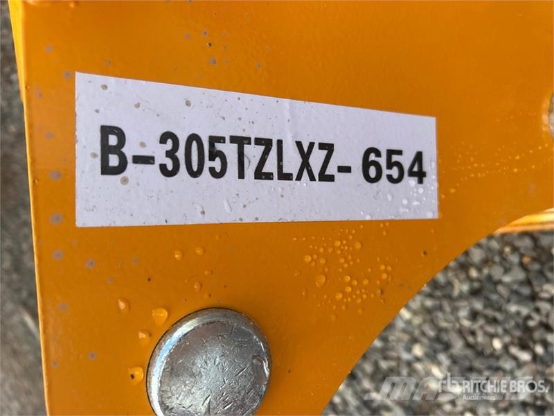 GIYI 16 in Excavator Auger - Fits Cat 305 (Unused) Bušilice (svrdla)