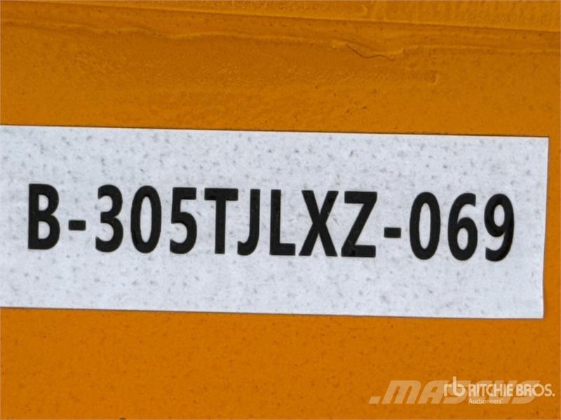  GIYI 16 in Excavator Auger - Fits Cat 305 (Unused) 钻头
