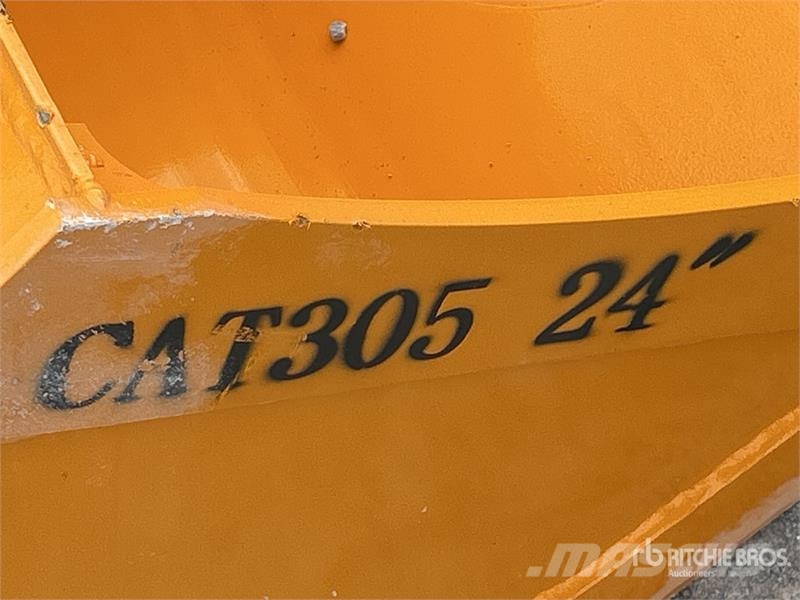  GIYI 24 in Digging Excavator Bucket - Fits Cat 305 دلاء