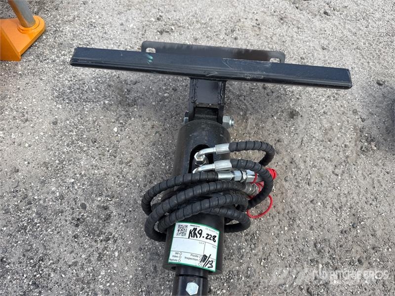 GIYI 24 in Mini Skid Steer Auger (Unused) Sėjamosios