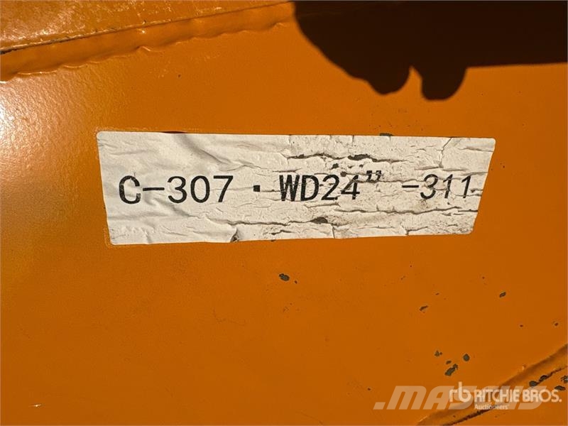  GIYI 26 in Digging Cat 307 24 In Excavator Bucket  Cucharones