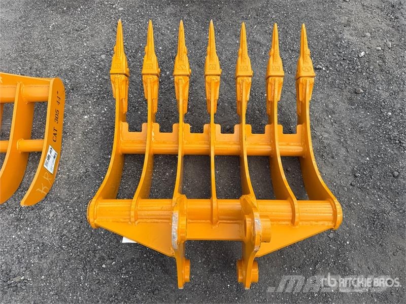  GIYI 32 in Excavator Rake - Fits Cat 305 (Unused) Greble