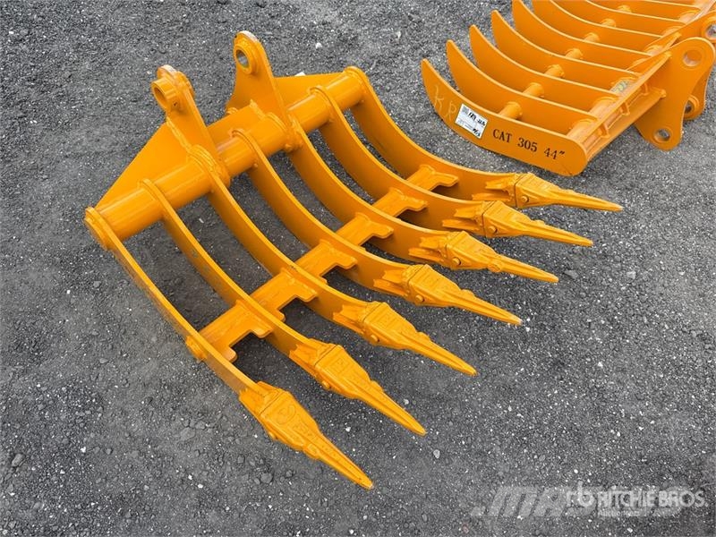  GIYI 32 in Excavator Rake - Fits Cat 305 (Unused) Greble