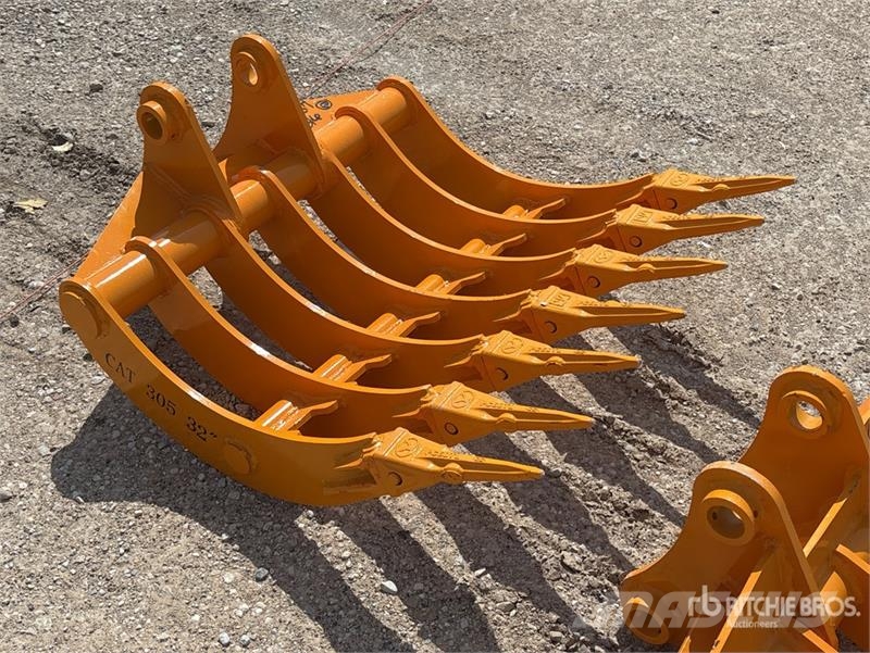 GIYI 32 in Excavator Rake - Fits Cat 305 (Unused) Ancinho virador