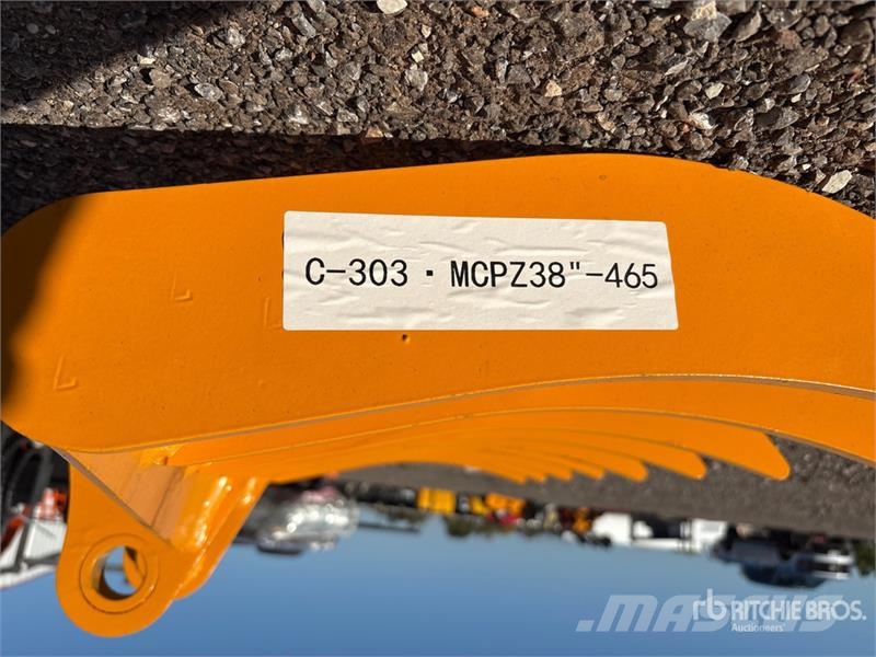 GIYI 38 in 38 in Excavator Rake - Fits CAT 303 (Un Rendkészítő