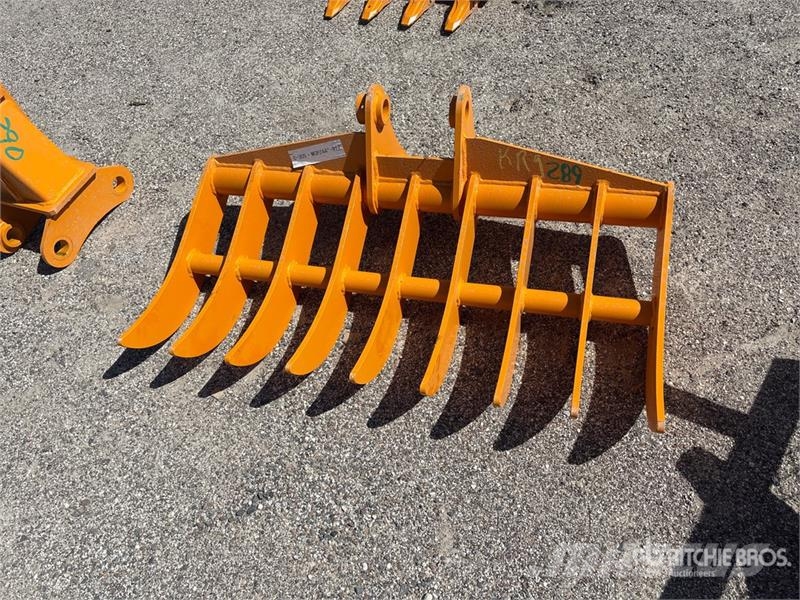 GIYI 44 in Excavator Rake - Fits Cat 305 (Unused) Obračalniki in zgrabljalniki